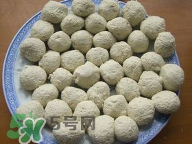 豆腐丸子散了怎么辦？豆腐丸子怎么做不散？
