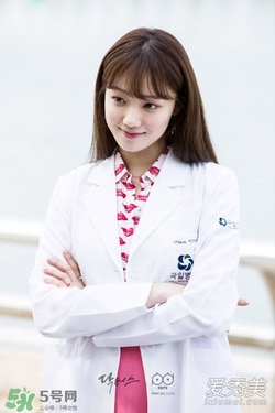 李圣經(jīng)的衣服什么牌子？李圣經(jīng)衣服同款
