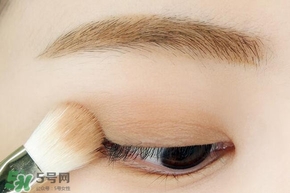 李圣經(jīng)妝容怎么化？李圣經(jīng)仿妝教程