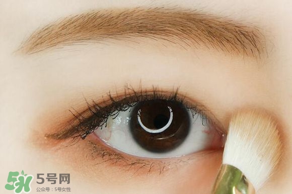 李圣經(jīng)妝容怎么化？李圣經(jīng)仿妝教程