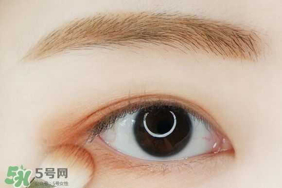 李圣經(jīng)妝容怎么化？李圣經(jīng)仿妝教程