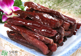 風干牛肉是生的嗎？風干牛肉是生的還是熟的？