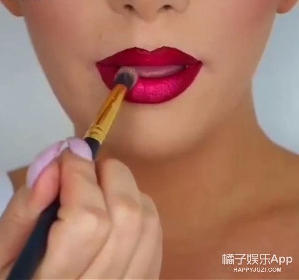 反咬唇妝怎么畫？反咬唇妝畫法圖解