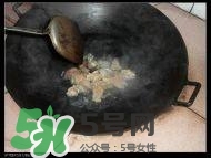 臘豬腳燉什么好吃？臘豬蹄燉什么好吃？