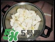 臘豬腳燉什么好吃？臘豬蹄燉什么好吃？