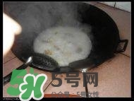 臘豬腳燉什么好吃？臘豬蹄燉什么好吃？