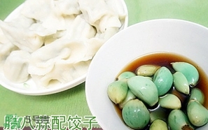臘八蒜霉了可以吃嗎？發(fā)霉的大蒜可以腌制臘八蒜嗎？