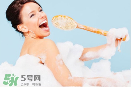 冬天洗澡水溫50度行嗎？50度的水可以洗澡嗎？