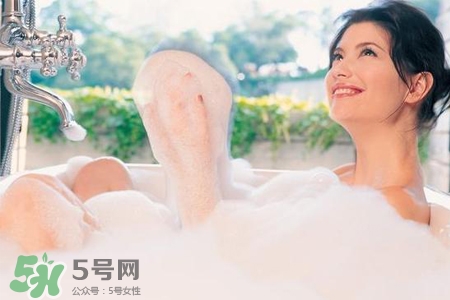 冬天洗澡水溫60度行嗎？60度的水可以洗澡嗎？
