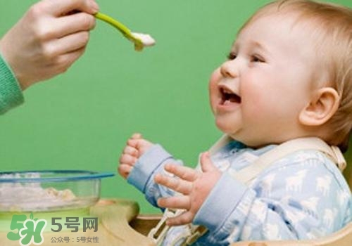 寶寶半歲添加什么輔食？寶寶半歲吃什么？