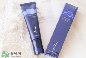 ahc隔離和蘭芝隔離霜哪個好？ahc隔離防曬霜和蘭芝隔離霜對比