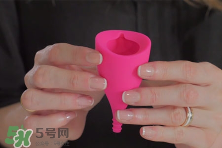 使用月經(jīng)杯怎么小便？用月經(jīng)杯上廁所怎么辦？
