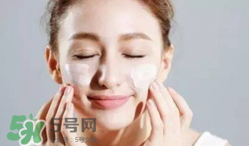 素顏霜對(duì)皮膚有傷害嗎？素顏霜對(duì)皮膚的傷害大嗎？