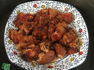 腌排骨要洗嗎？排骨腌完要洗嗎？