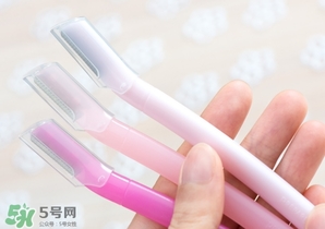 修眉刀怎么用？修眉刀使用方法圖解