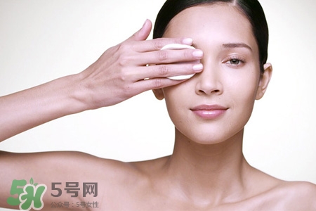 卸妝后眼睛模糊怎么辦？卸妝后眼睛模糊怎么處理？
