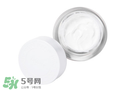 用素顏霜之前要用什么？素顏霜前還有涂抹什么