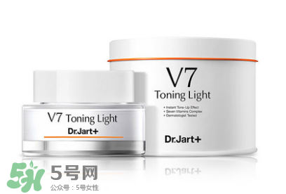 用素顏霜之前要用什么？素顏霜前還有涂抹什么