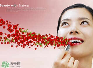 涂口紅嘴唇變白怎么辦？長期涂口紅的危害