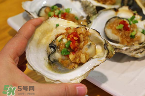 生蠔里面綠色的能吃嗎？生蠔里面綠色的是什么？