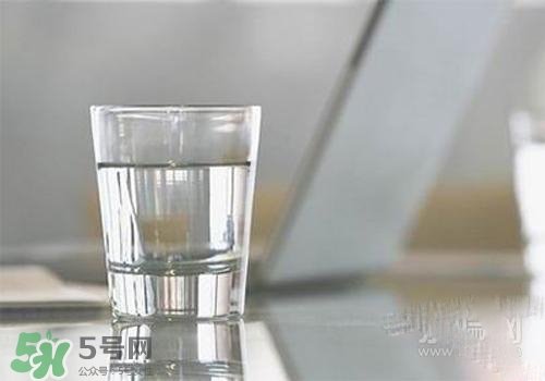 高血壓早上能喝鹽水嗎？高血壓早上喝鹽水的好處？