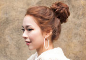 假發(fā)怎么扎丸子頭？假發(fā)丸子頭包怎么帶
