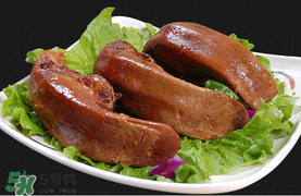 豬舌頭上的白苔怎么撕下來？豬舌頭上的白苔能吃嗎？