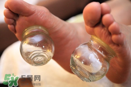 拔罐放血可以祛痘嗎？拔罐放血能治痘痘嗎？