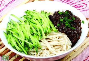 減肥可以吃炸醬面嗎？減肥期間吃炸醬面會胖嗎？