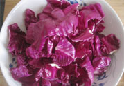 紫甘藍(lán)生吃好還是熟吃好？紫甘藍(lán)怎么吃最營養(yǎng)？