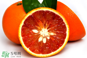 血橙和普通橙子有什么區(qū)別？血橙比普通的橙子好吃嗎？
