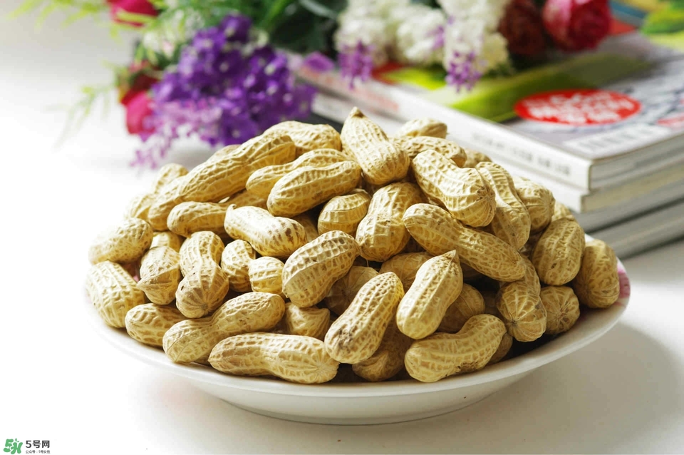 冬天吃花生好嗎？冬天吃花生會上火嗎？
