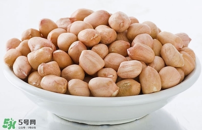 冬天吃花生好嗎？冬天吃花生會上火嗎？