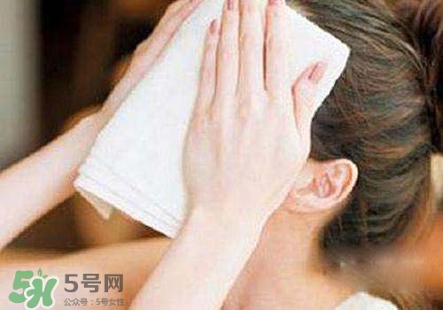 熱毛巾敷臉能祛痘嗎？長痘怎么用熱毛巾敷臉？