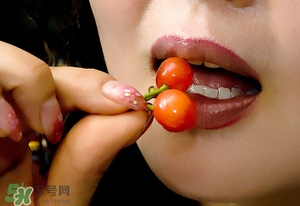 嘴唇起泡腫了怎么辦？嘴唇起泡腫了怎么消腫