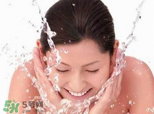 用白醋洗臉能祛斑嗎？白醋洗臉祛斑作用大嗎