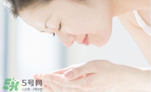 用白醋洗臉能祛斑嗎？白醋洗臉祛斑作用大嗎