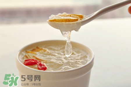 吃燕窩可以吃蘿卜嗎？燕窩能和白蘿卜同吃嗎？