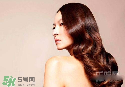 燙發(fā)的藥水貴的和便宜的都一樣嗎？燙發(fā)的藥水貴的和便宜的哪個(gè)好？
