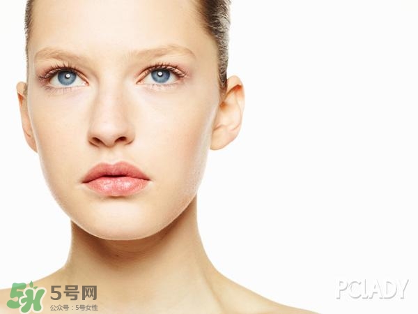 遮瑕液和遮瑕膏的區(qū)別？遮瑕液好還是遮瑕膏好？