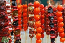 做糖葫蘆的紅色是什么？糖葫蘆外面紅色的是色素嗎？