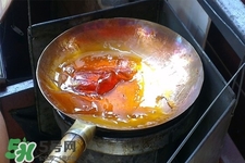 煮糖用什么鍋?zhàn)詈茫堪咎怯檬插伜线m？