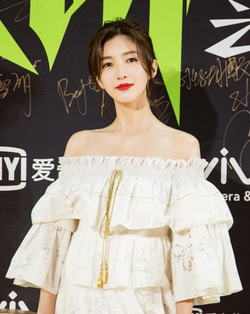 極光紅是什么顏色？極光紅口紅試色