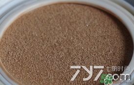 vant氣墊cc黑色和白色哪款好？vant36.5氣墊cc黑色和白色區(qū)別
