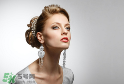 一次性耳釘怎么取下來？一次性耳釘多久取下來？