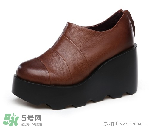 3月份穿什么鞋子？三月份穿什么鞋？