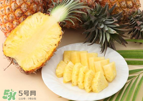 鳳梨吃之前用鹽水泡嗎？鳳梨為什么要用鹽水泡？