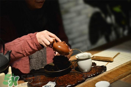 紫砂壺怎么養(yǎng)包漿最快？如何養(yǎng)壺使包漿更漂亮？