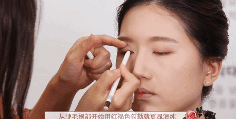 干玫瑰色妝容怎么化？干玫瑰色妝容畫法步驟