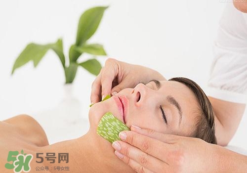 蘆薈涂在臉上發(fā)癢是怎么回事？蘆薈涂在臉上發(fā)癢怎么辦？
